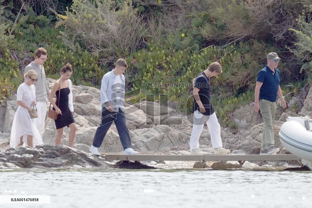 Jerry Seinfeld On Vacation With His Family - St Tropez