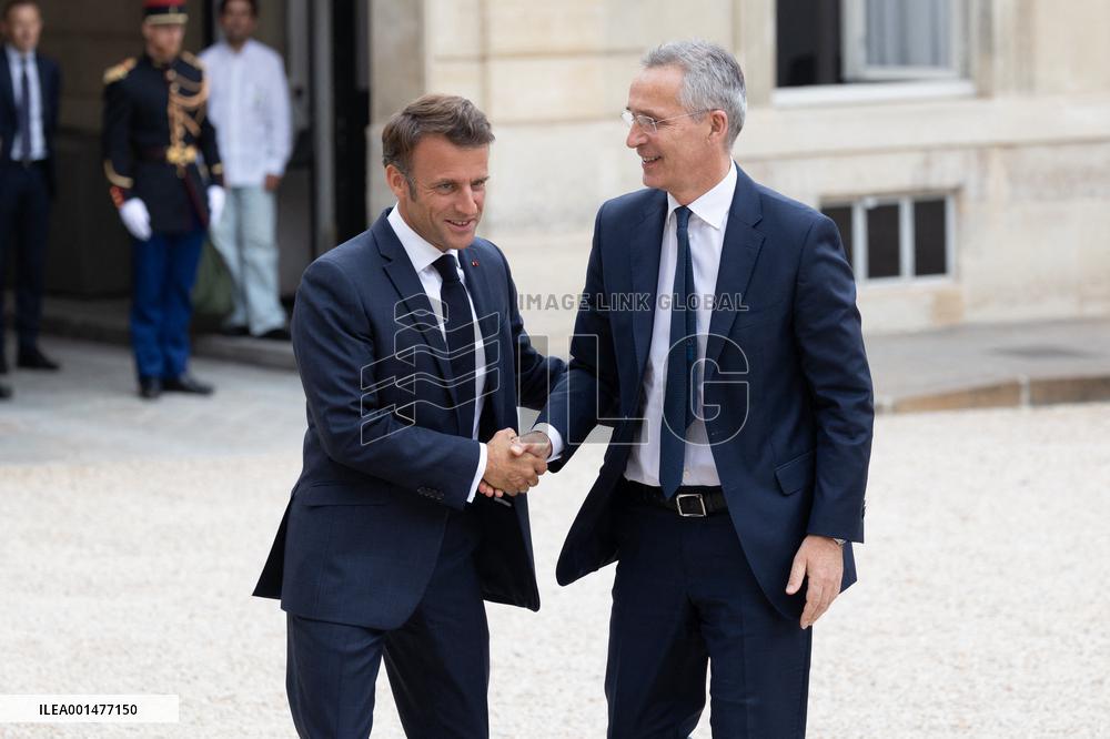 Emmanuel Macron meets with Jens Stoltenberg - Paris