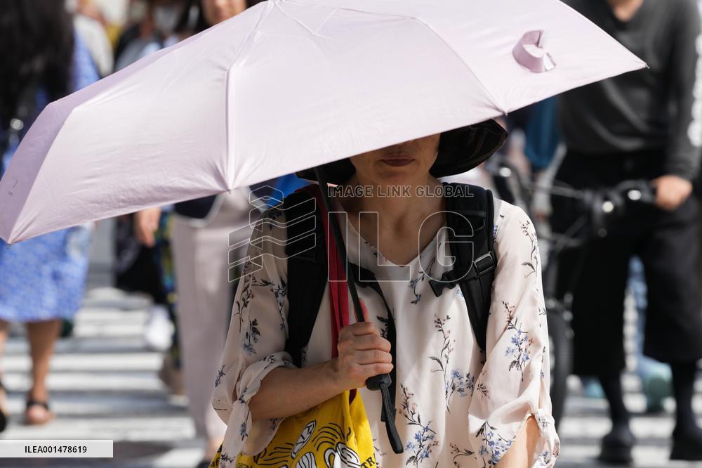 JAPAN-TOKYO-HOT WEATHER