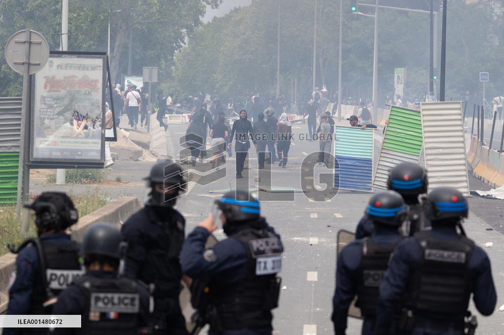 Protesters clash with police after the commemoration march for Nahel - Nanterre
