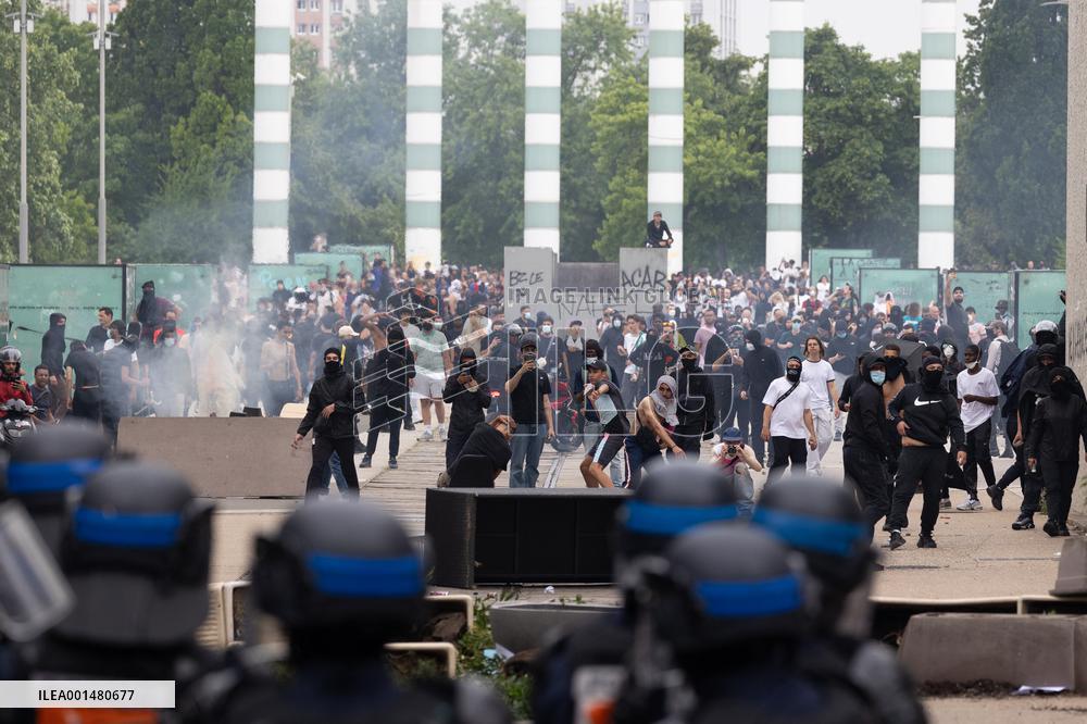 Protesters clash with police after the commemoration march for Nahel - Nanterre