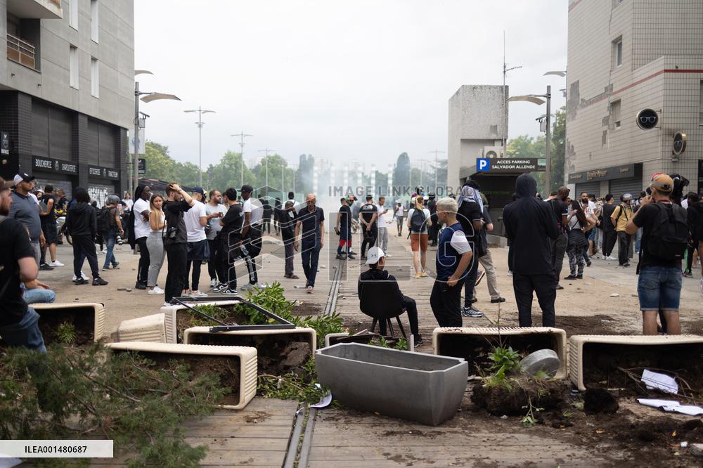 Protesters clash with police after the commemoration march for Nahel - Nanterre
