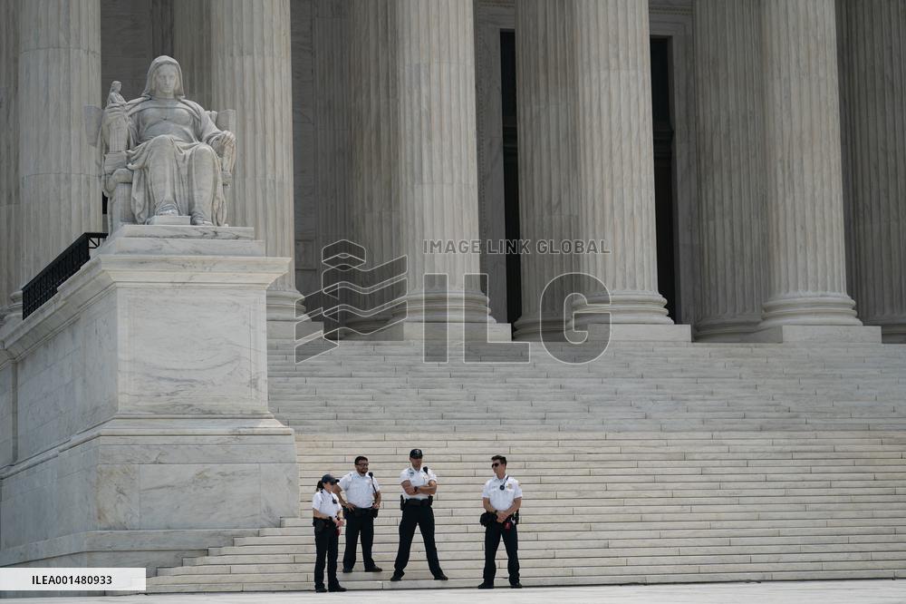 U.S.-WASHINGTON, D.C.-SUPREME COURT-COLLEGE ADMISSIONS POLICIES-RULING