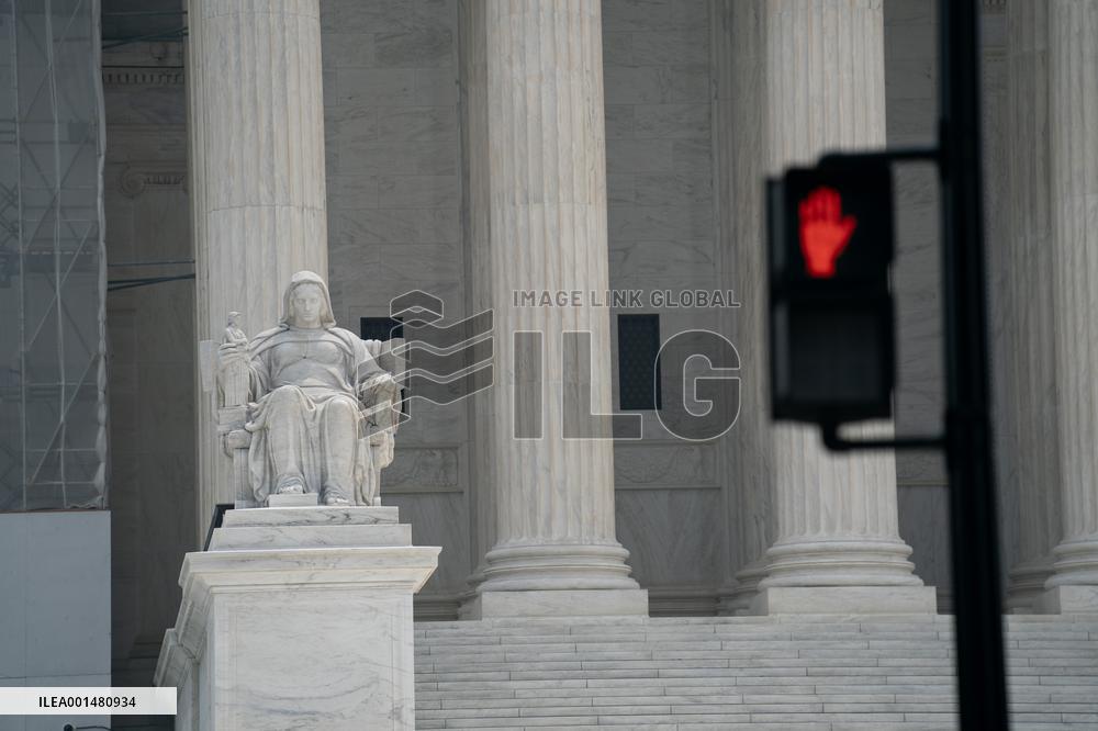 U.S.-WASHINGTON, D.C.-SUPREME COURT-COLLEGE ADMISSIONS POLICIES-RULING