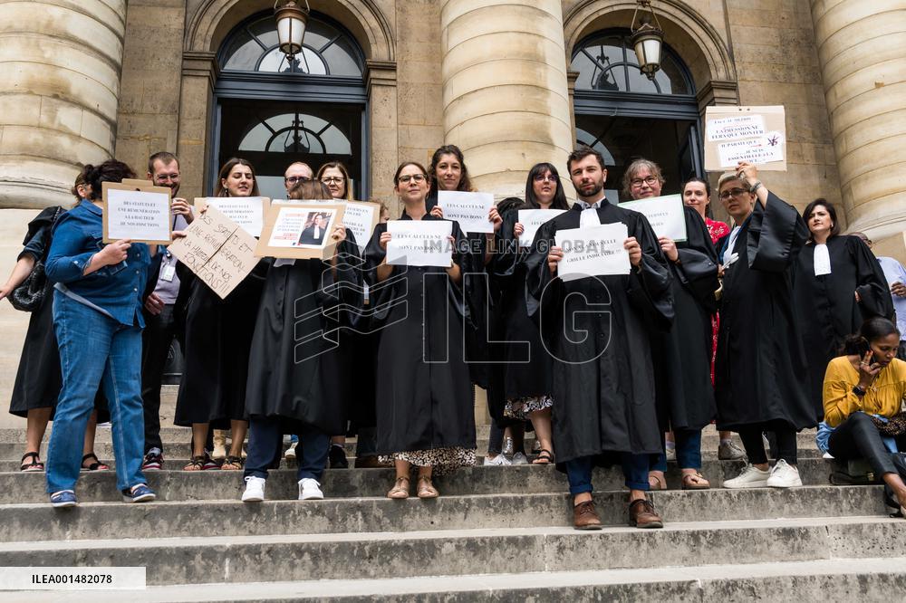 Clerks Protest In Front Of The Palais De Justice - Paris