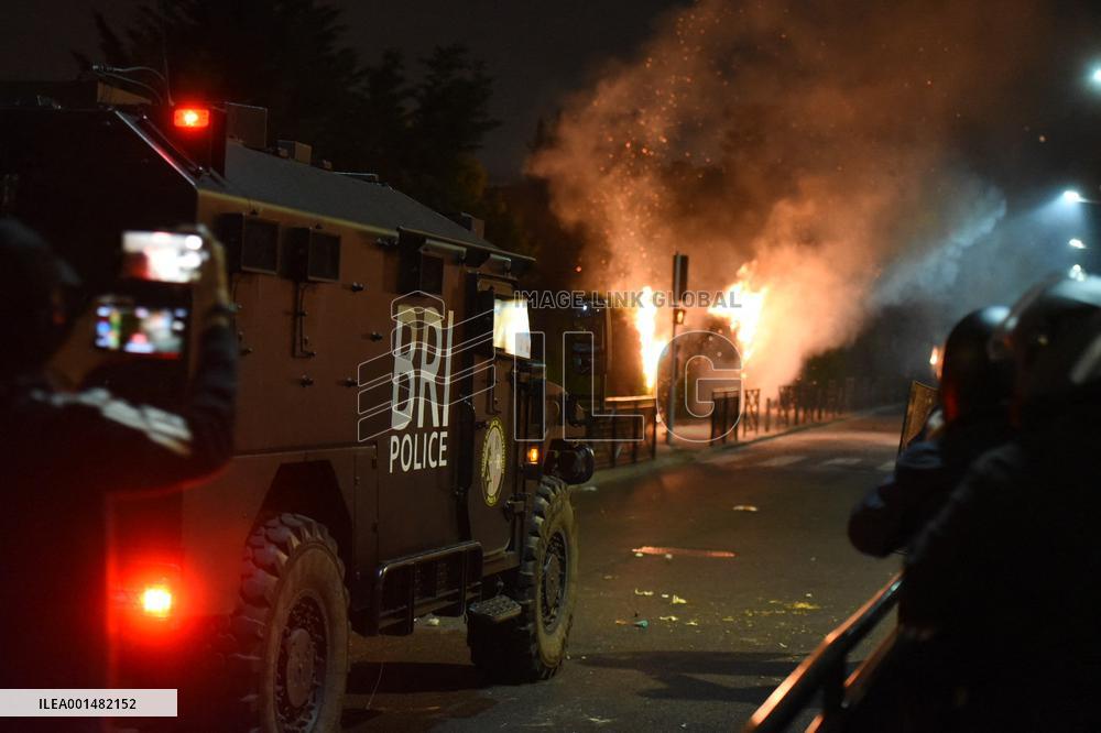 BRI Oppose Rioters - Nanterre