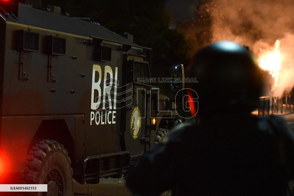 BRI Oppose Rioters - Nanterre