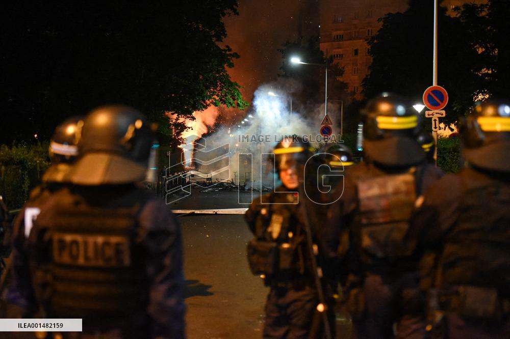 BRI Oppose Rioters - Nanterre