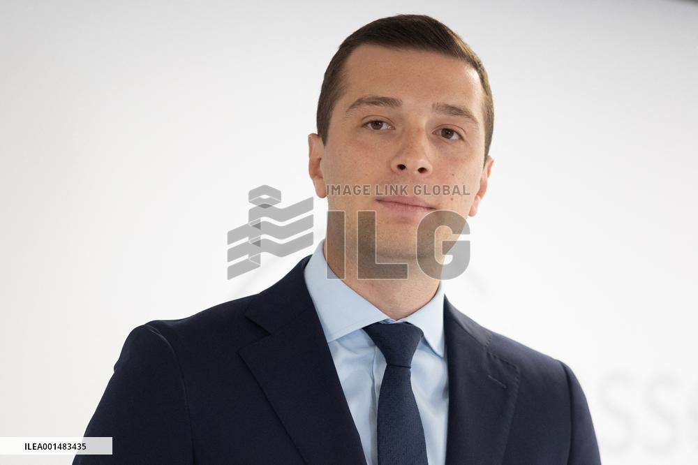 Jordan Bardella gives a press conference - Paris