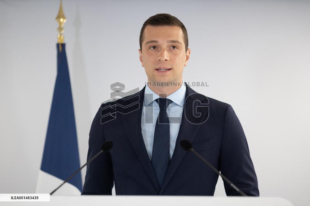 Jordan Bardella gives a press conference - Paris