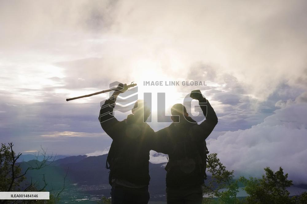 Mt. Fuji reopens for climbers