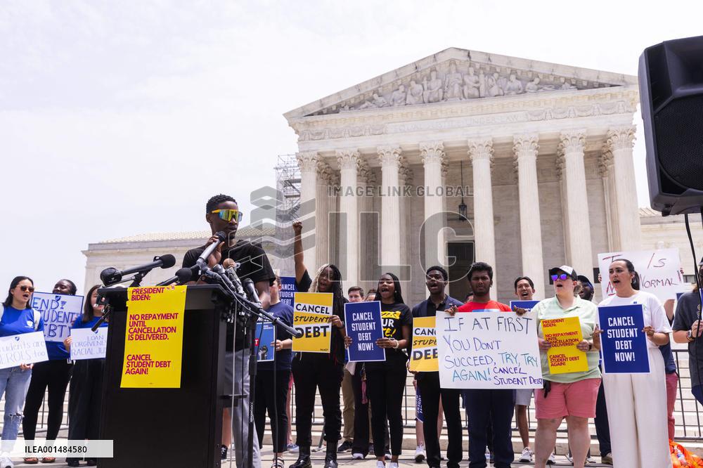 Supreme Court Blocks Biden Student Loan Forgiveness - Washington