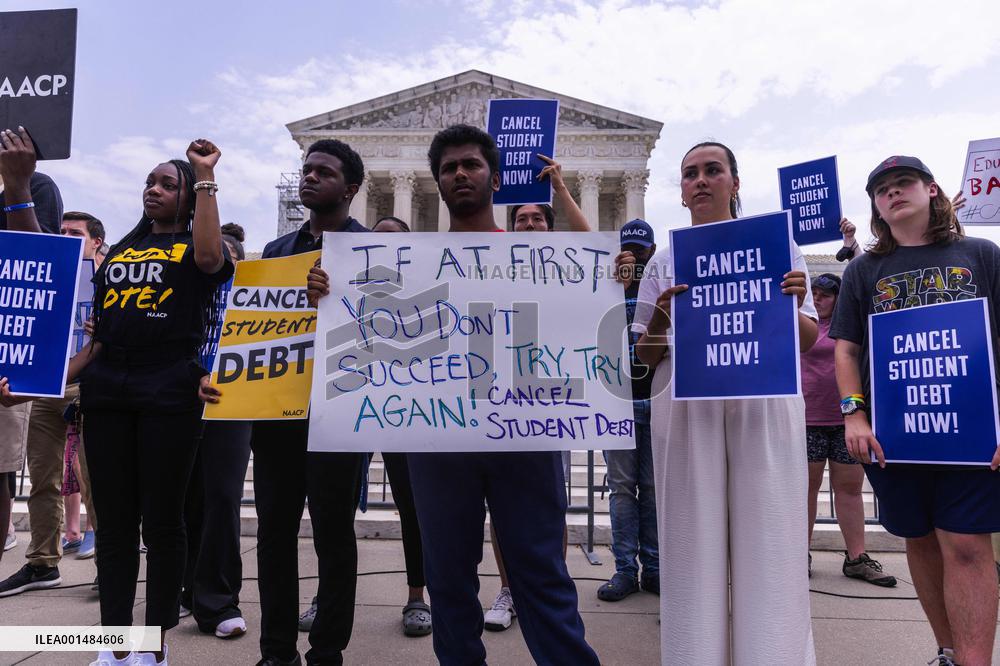 Supreme Court Blocks Biden Student Loan Forgiveness - Washington