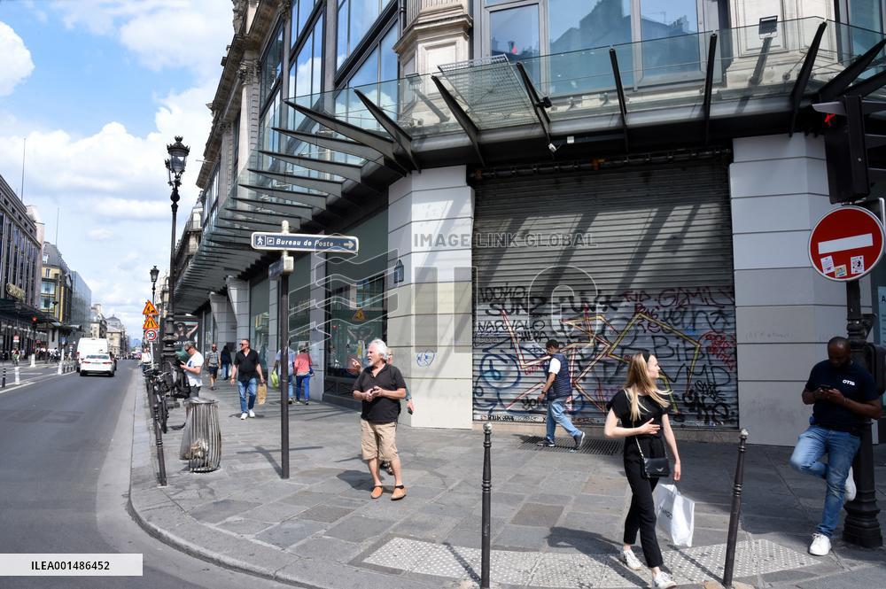 Closed Retails Stores In Paris Due To Bad Economic Situation