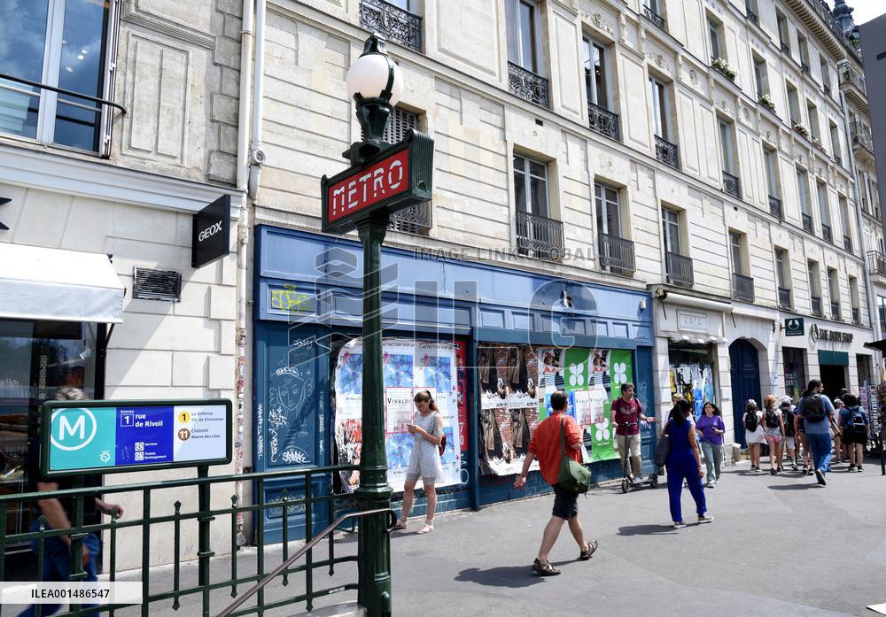 Closed Retails Stores In Paris Due To Bad Economic Situation