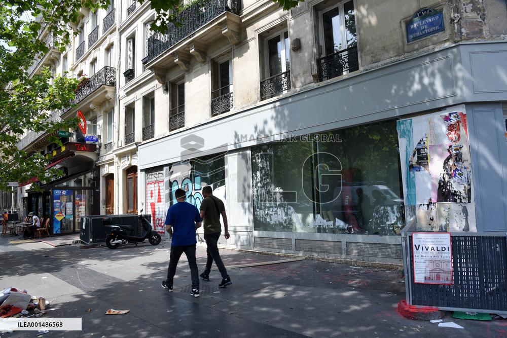 Closed Retails Stores In Paris Due To Bad Economic Situation