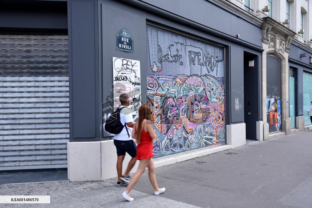 Closed Retails Stores In Paris Due To Bad Economic Situation