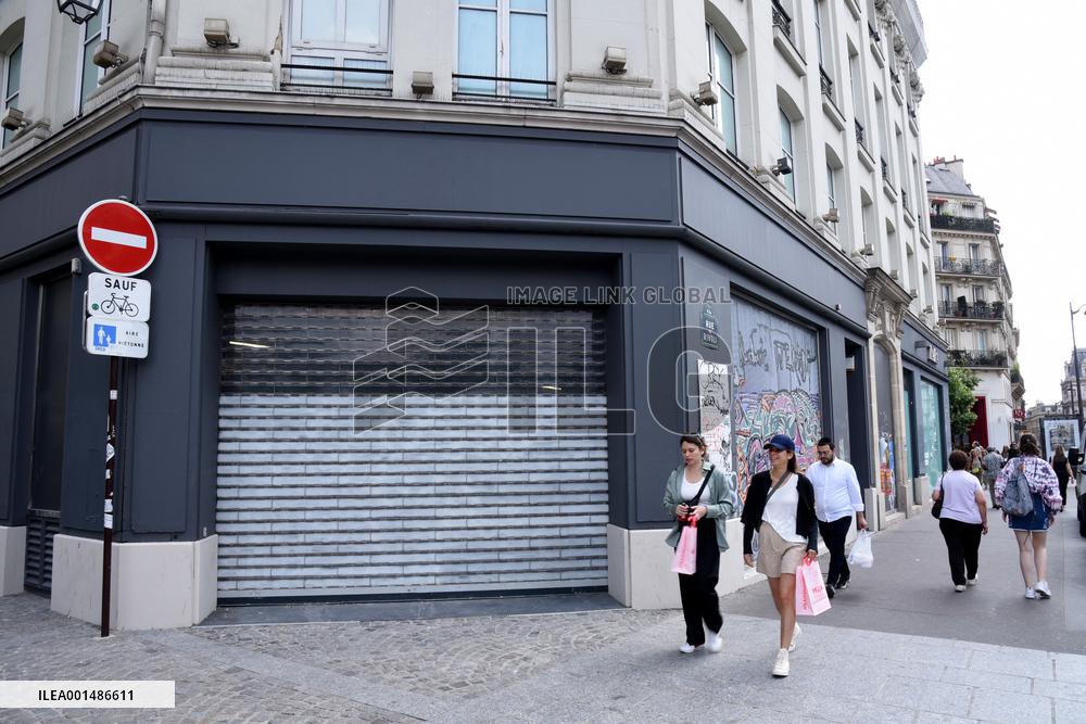 Closed Retails Stores In Paris Due To Bad Economic Situation