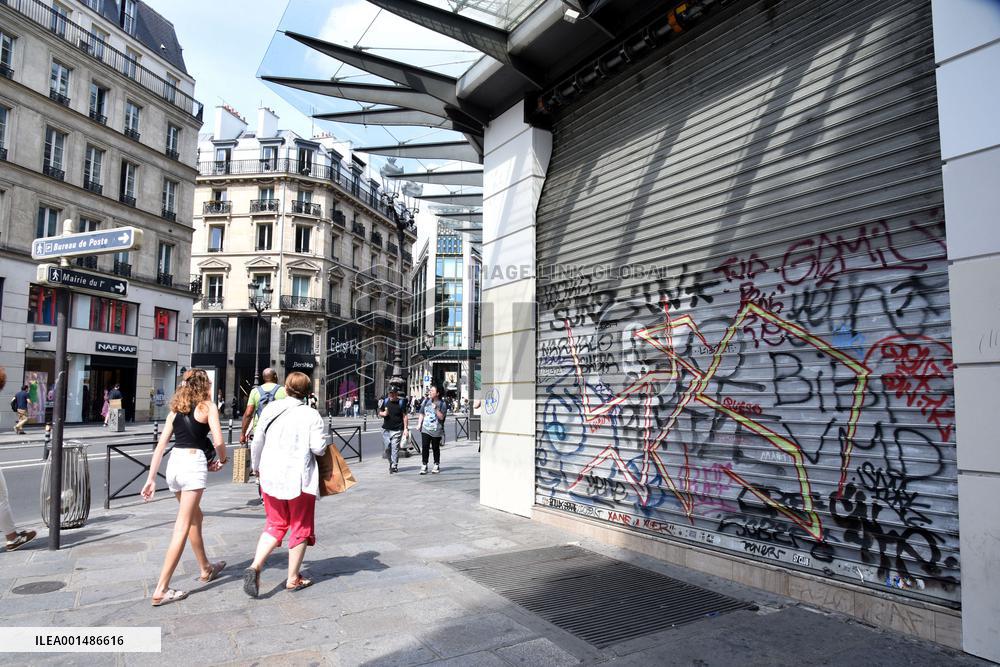 Closed Retails Stores In Paris Due To Bad Economic Situation