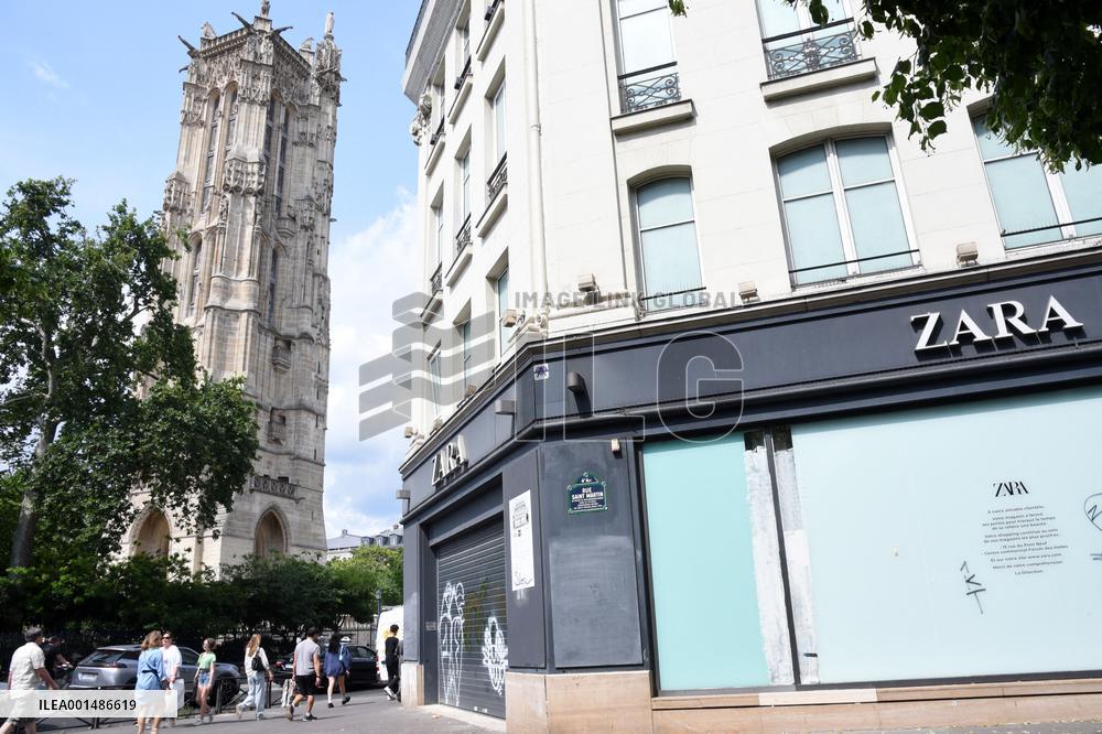 Closed Retails Stores In Paris Due To Bad Economic Situation