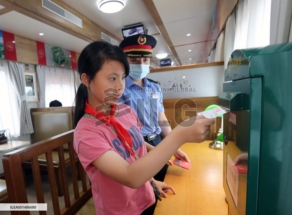 CHINA-SHANGHAI-RED CULTURE-THEMED TOURISM TRAIN (CN)