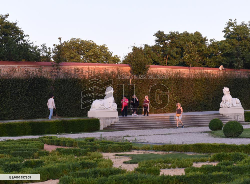 AUSTRIA-VIENNA-BELVEDERE GARDEN