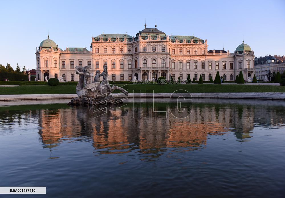 AUSTRIA-VIENNA-BELVEDERE GARDEN