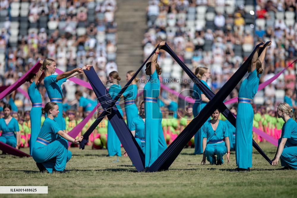 Youth Dance Festival 'Bridges'