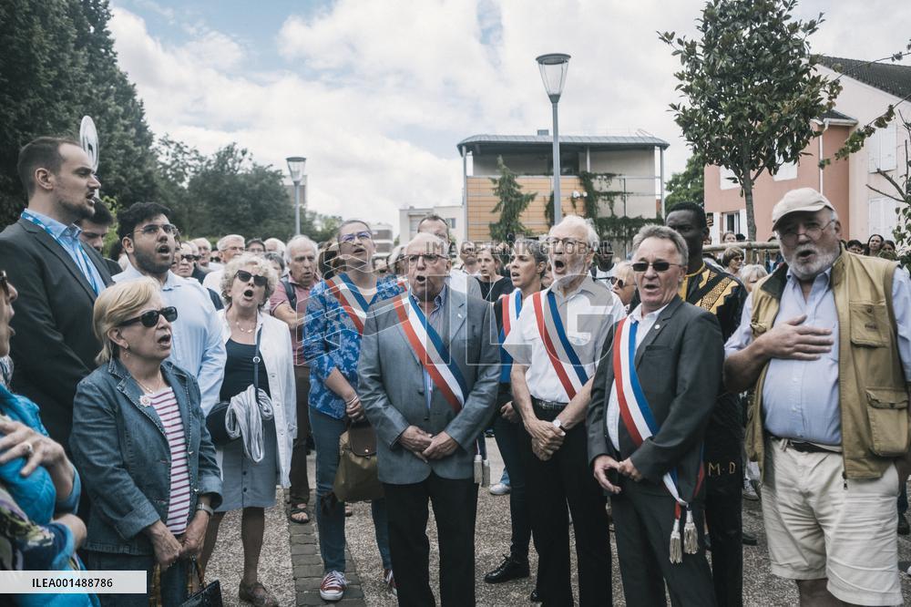Town Hall Gathering In Support Of Attacked Mayor - L’Hay-les-Roses