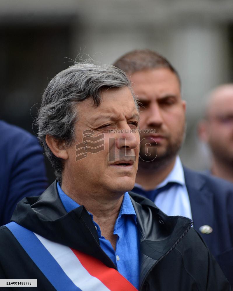 Gathering In Front Of The Town Hall Of Paris