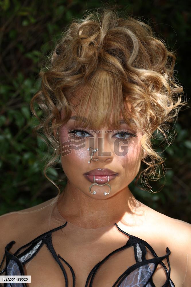 PFW - Iris Van Herpen Front Row