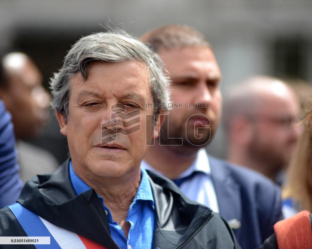 Gathering In Front Of The Town Hall Of Paris