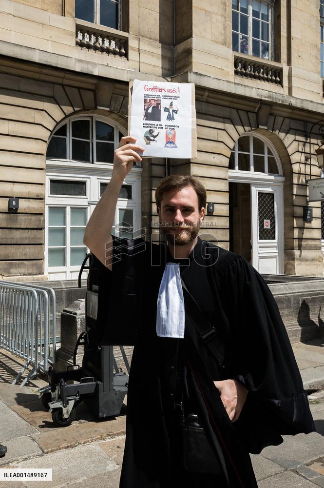 Clerks' Strike - Paris