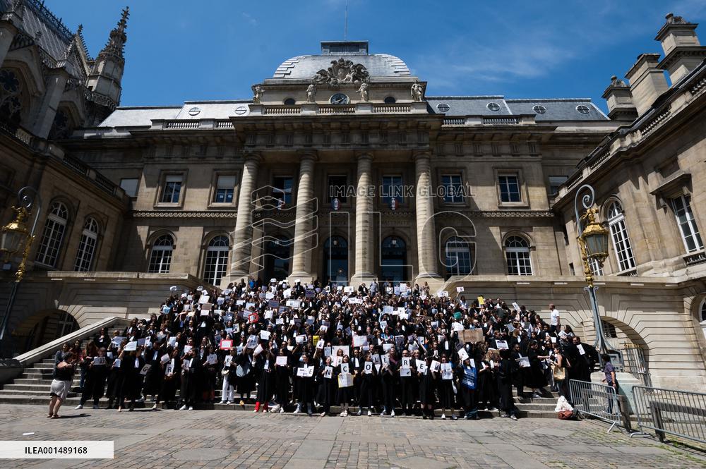 Clerks' Strike - Paris