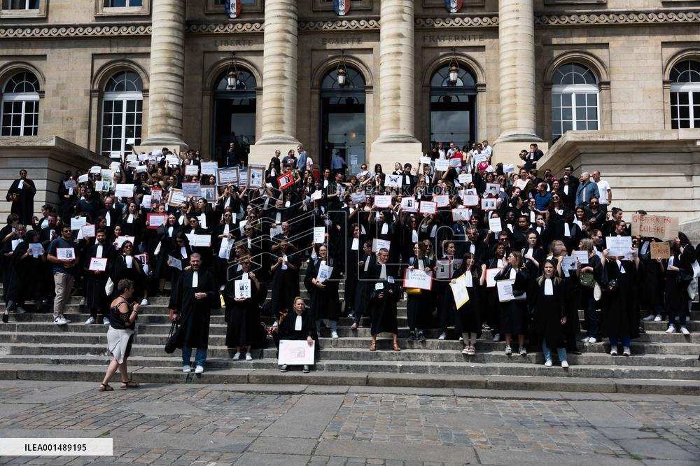 Clerks' Strike - Paris