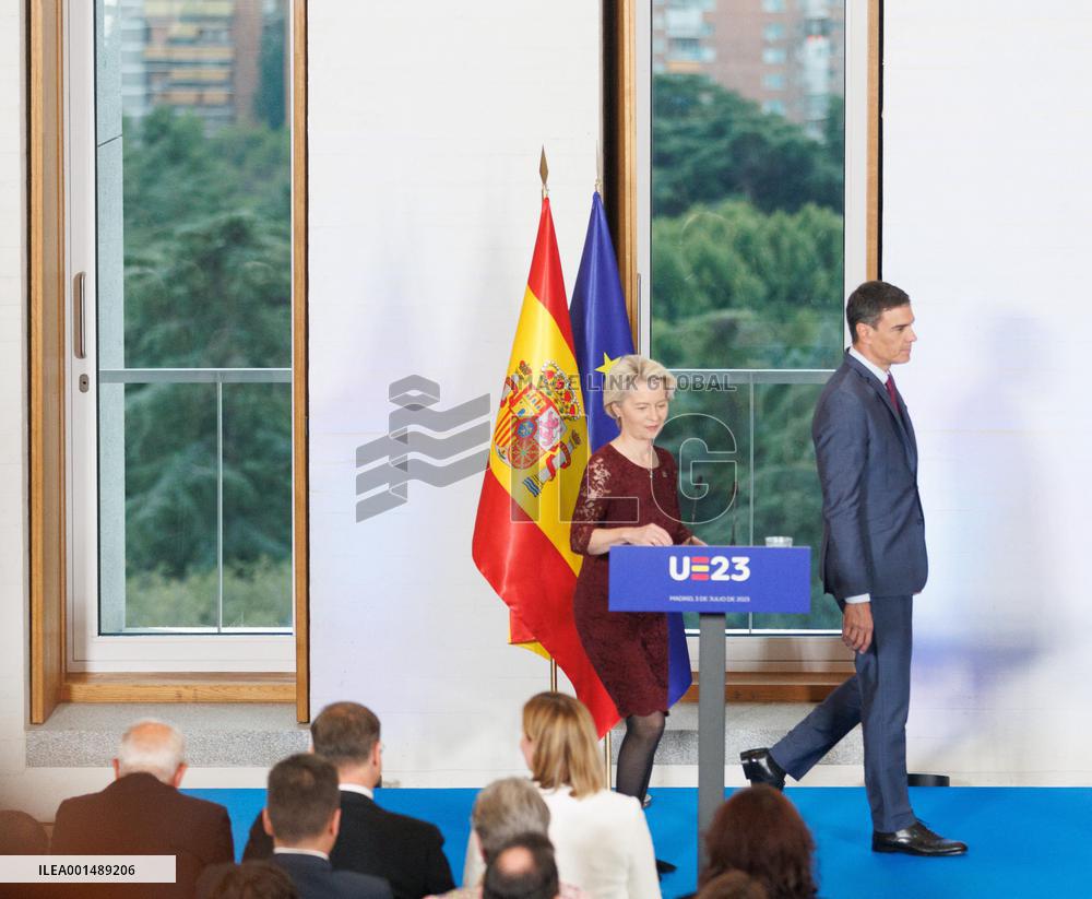 Ursula Von Der Leyen And Pedro Sanchez Press Conference - Madrid