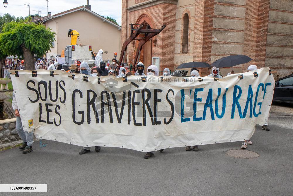 Extinction Rebellion Foix Protest Against The Gravel Pits - Ariege