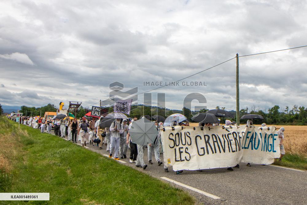 Extinction Rebellion Foix Protest Against The Gravel Pits - Ariege