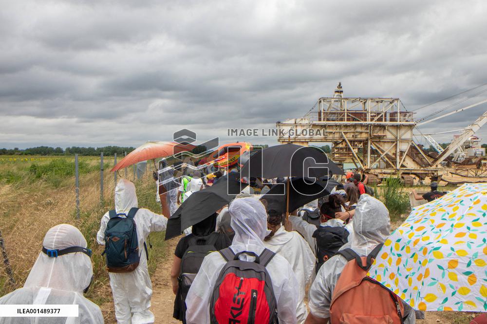 Extinction Rebellion Foix Protest Against The Gravel Pits - Ariege