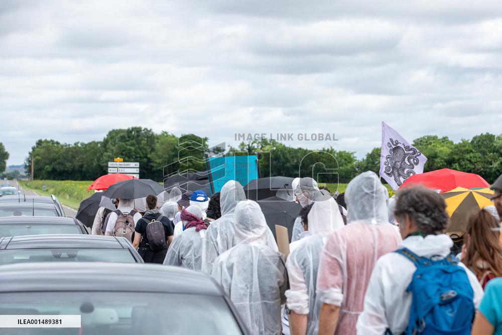 Extinction Rebellion Foix Protest Against The Gravel Pits - Ariege