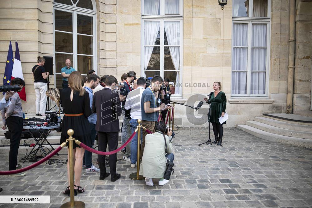 Meeting at Matignon with the chairmen of the parliamentary group at French National Assembly and at the French Senat - Paris