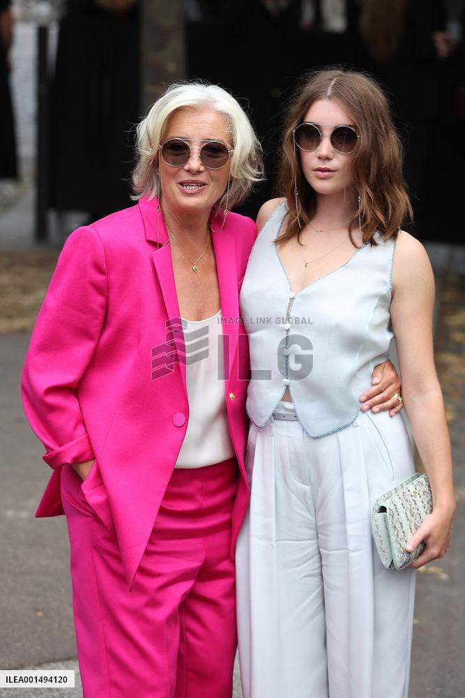 PFW - Giorgio Armani Prive Haute Couture Spring Summer 2023 - Arrivals NB