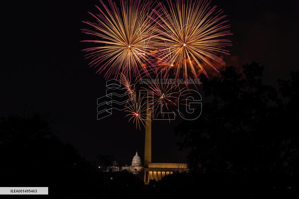 U.S.-WASHINGTON, D.C.-INDEPENDENCE DAY-FIREWORKS
