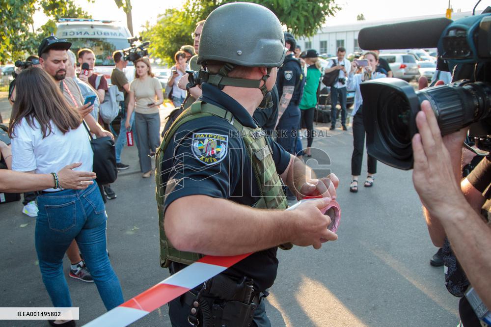 Explosion in court building of Kyiv: police work at scene
