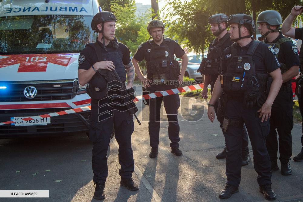 Explosion in court building of Kyiv: police work at scene