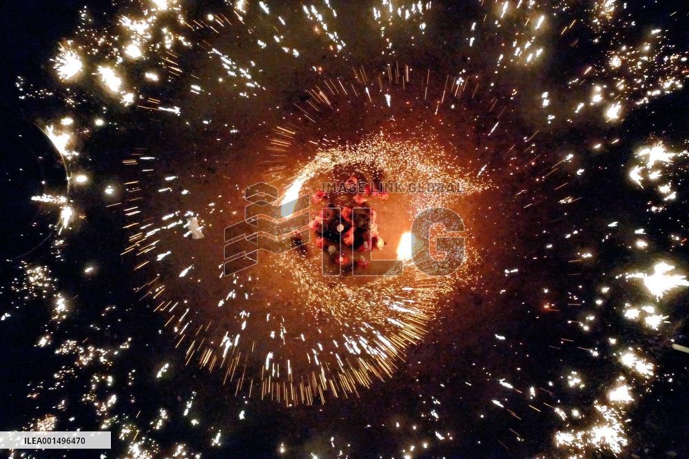 CHINA-HEBEI-LUANPING-IRON SPARKS (CN)