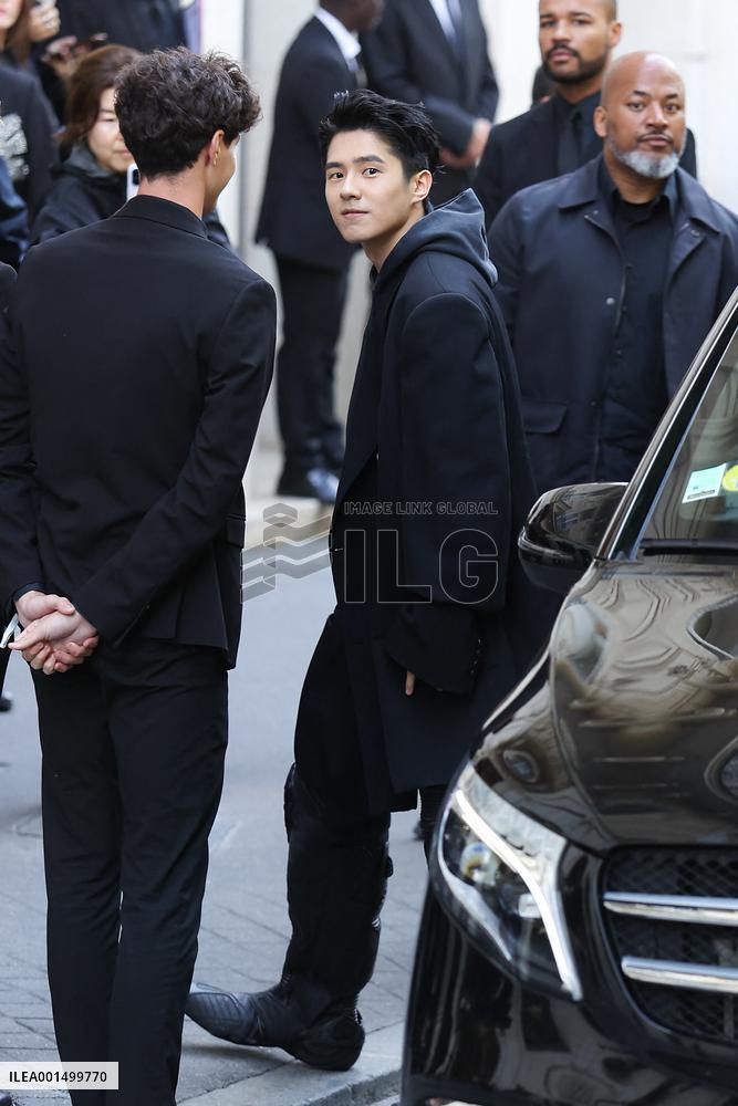 PFW - Balenciaga Haute Couture Spring Summer 2023 - Arrivals NB