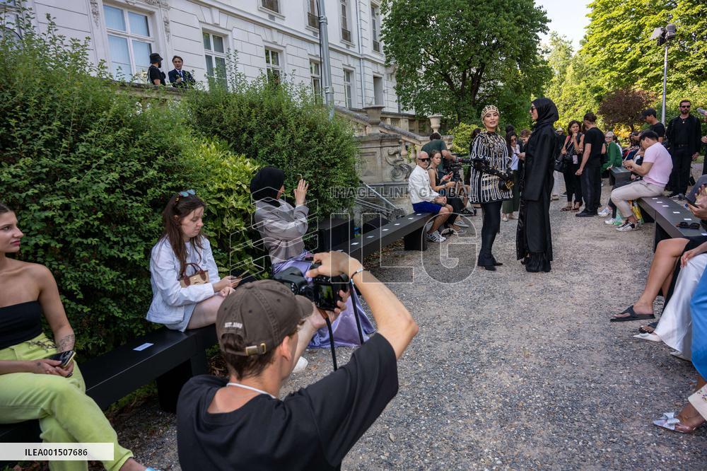 PFW - Maison Sara Chraibi Front Row