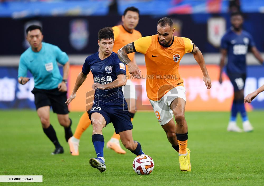 (SP)CHINA-QINGDAO-FOOTBALL-CSL-QINGDAO VS CANGZHOU (CN)