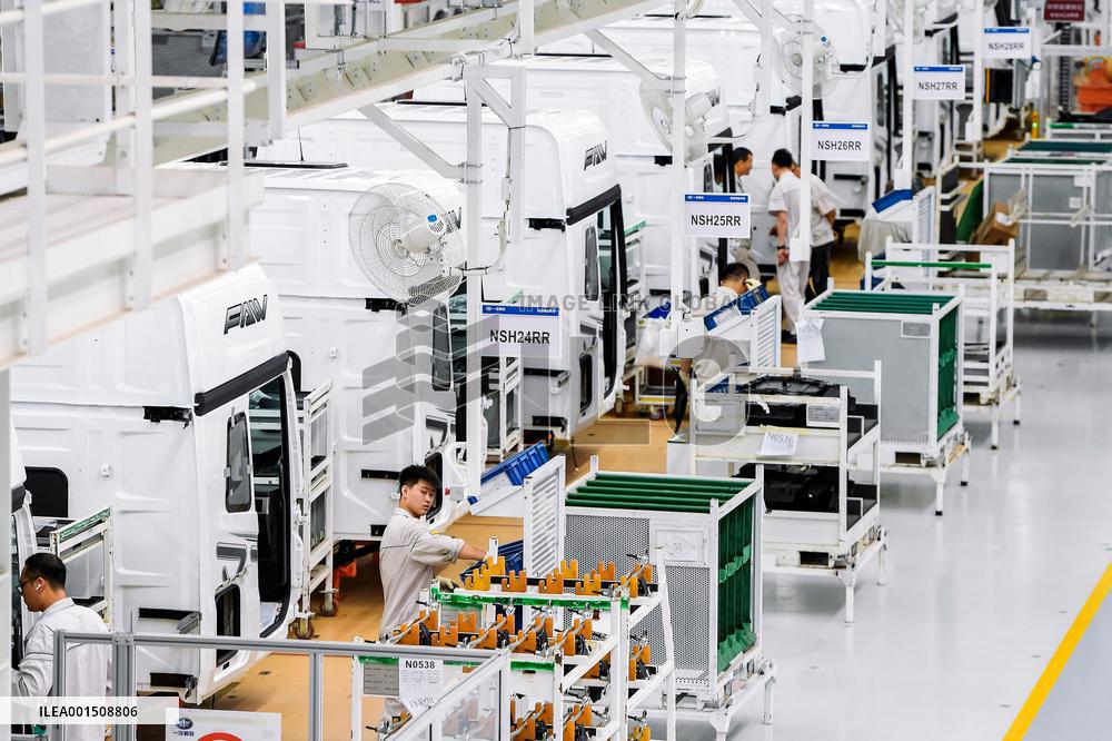 CHINA-JILIN-CHANGCHUN-FAW-AUTOMOBILE-STAFF (CN)